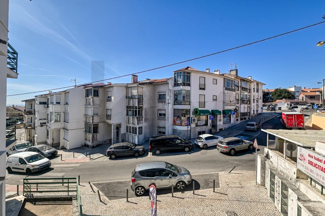 Apartamento T3 para Arrendamento em São Domingos de Rana Foto 6