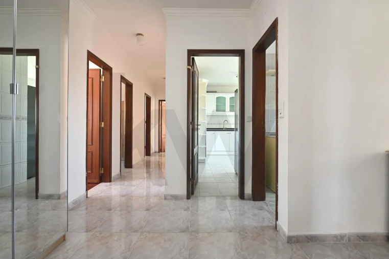 Apartamento T3 para Arrendamento em São Domingos de Rana Foto 15
