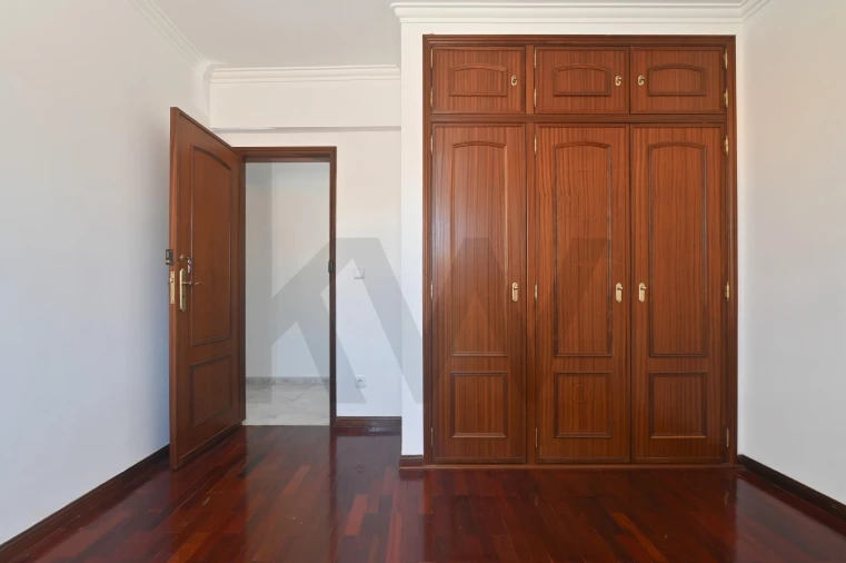 Apartamento T3 para Arrendamento em São Domingos de Rana Foto 14