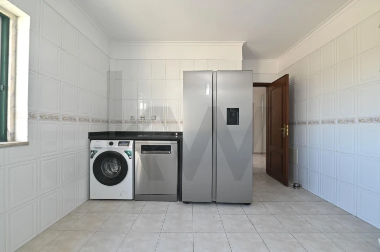 Apartamento T3 para Arrendamento em São Domingos de Rana Foto 21