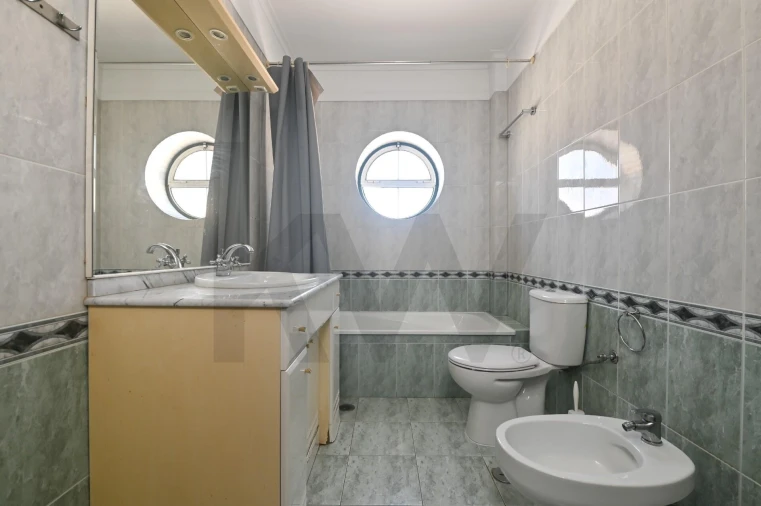 Apartamento T3 para Arrendamento em São Domingos de Rana Foto 12