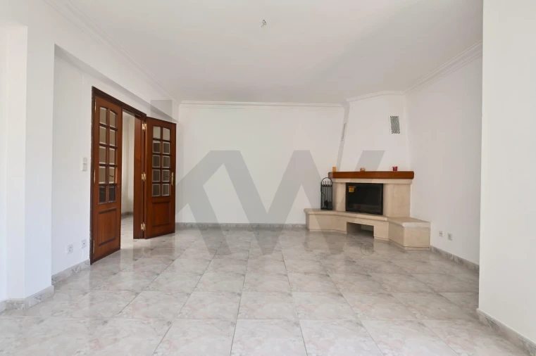 Apartamento T3 para Arrendamento em São Domingos de Rana Foto 23
