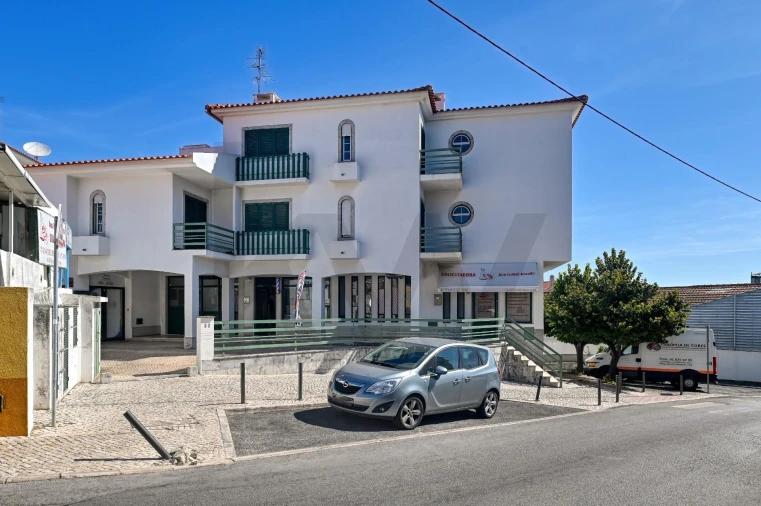Apartamento T3 para Arrendamento em São Domingos de Rana Foto 3