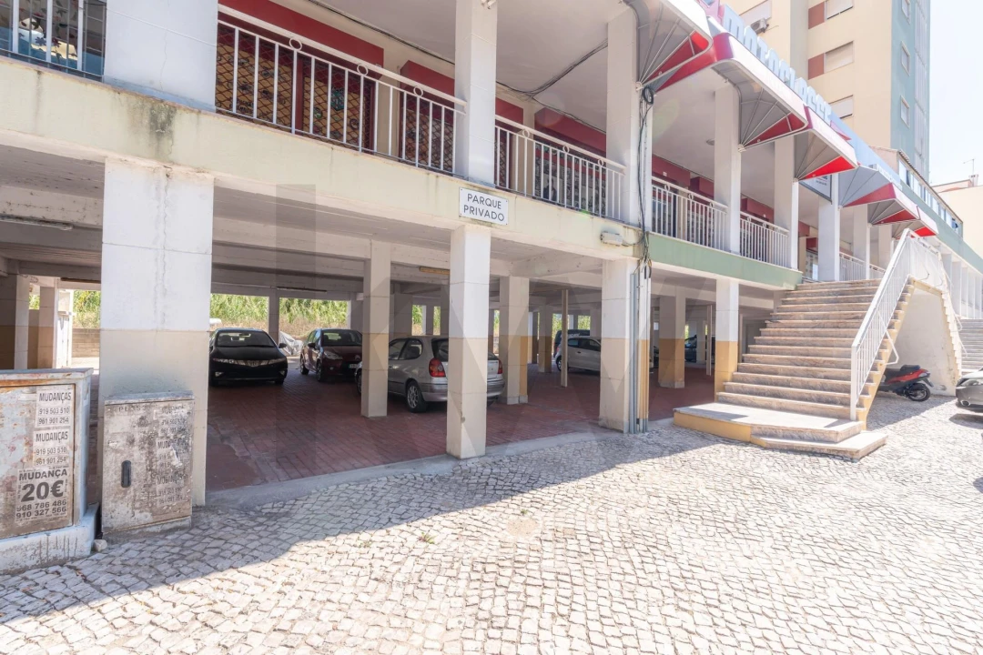Apartamento T2 para Venda em Póvoa de Santo Adrião e Olival Basto Foto 19