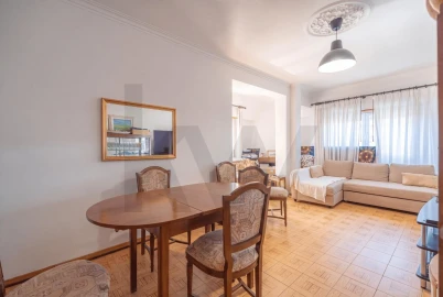 Apartamento T2 para Venda em Póvoa de Santo Adrião e Olival Basto