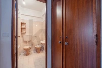 Apartamento T2 para Venda em Póvoa de Santo Adrião e Olival Basto