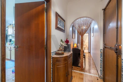 Apartamento T2 para Venda em Póvoa de Santo Adrião e Olival Basto