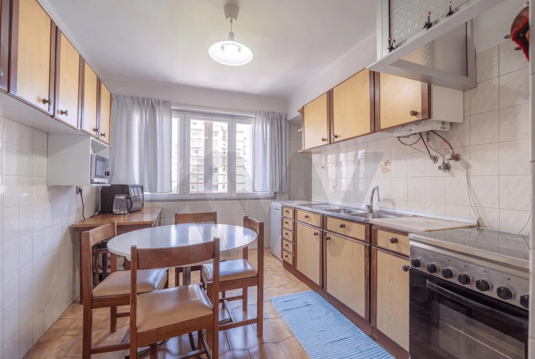 Apartamento T2 para Venda em Póvoa de Santo Adrião e Olival Basto Foto 5