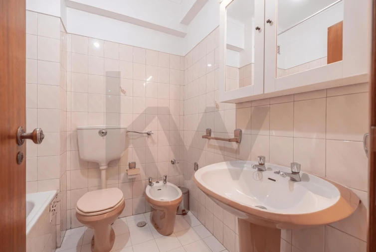 Apartamento T2 para Venda em Póvoa de Santo Adrião e Olival Basto Foto 11