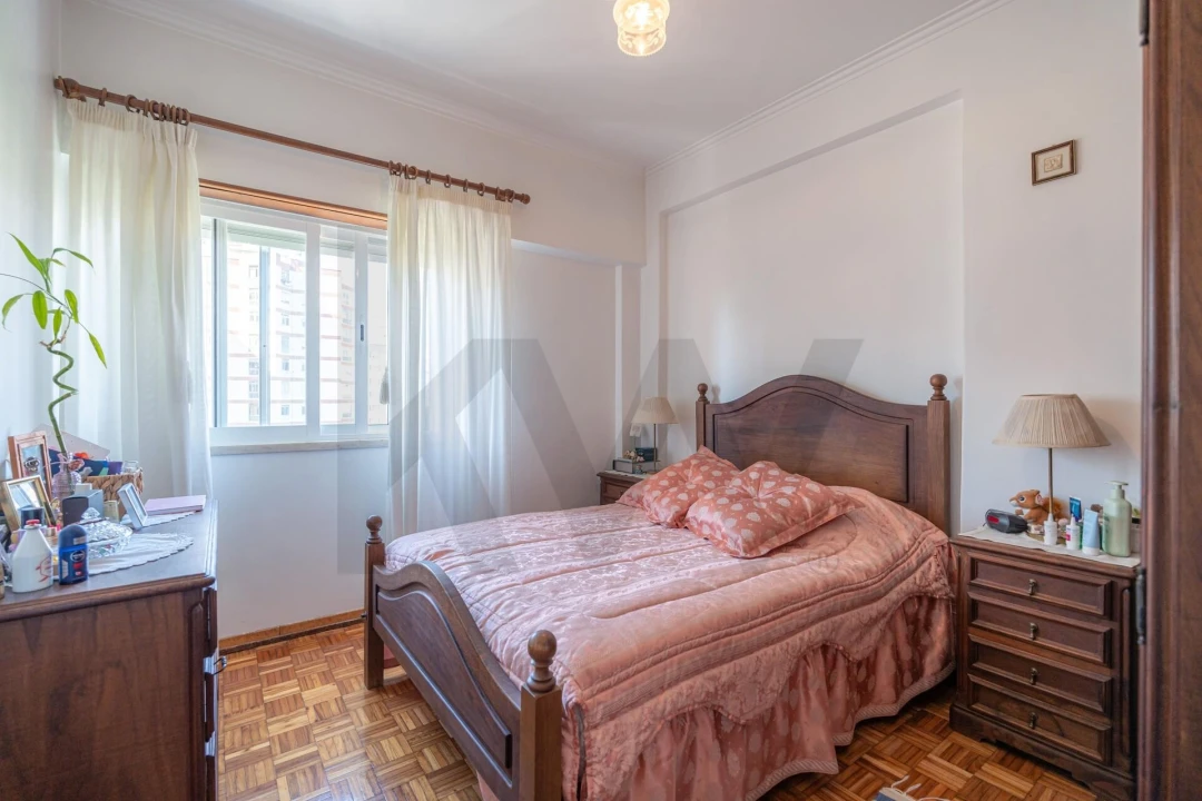 Apartamento T2 para Venda em Póvoa de Santo Adrião e Olival Basto Foto 7