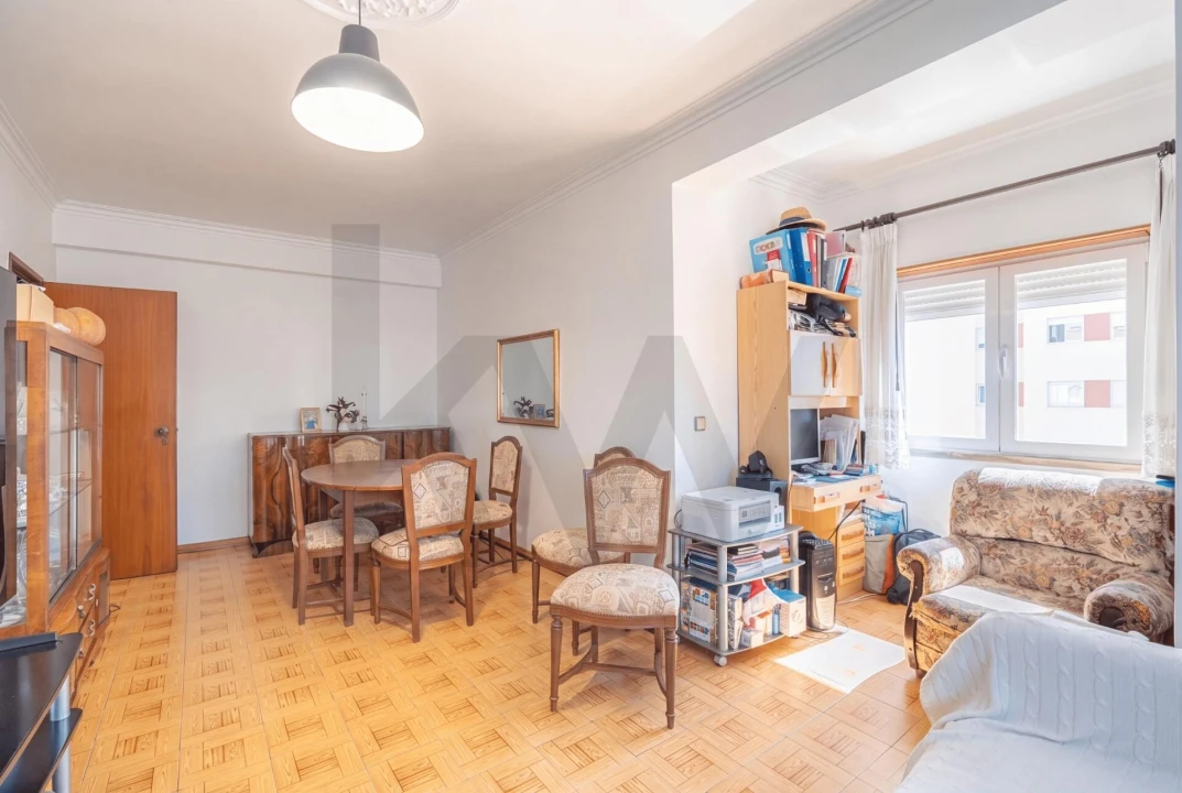 Apartamento T2 para Venda em Póvoa de Santo Adrião e Olival Basto Foto 3