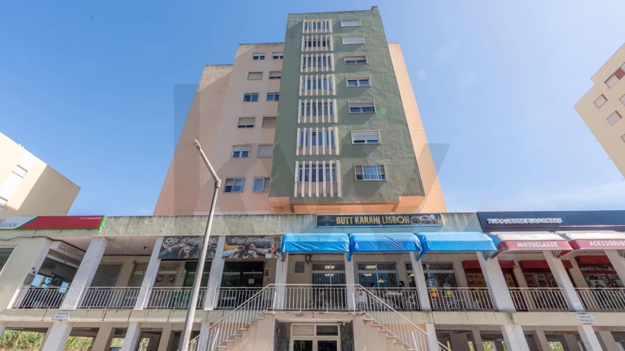 Apartamento T2 para Venda em Póvoa de Santo Adrião e Olival Basto