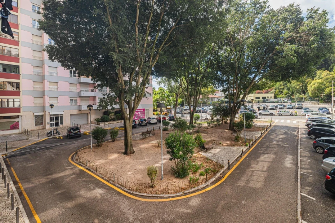 Apartamento T3 para Venda em Benfica Foto 2