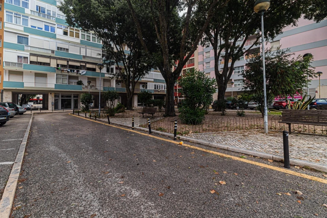 Apartamento T3 para Venda em Benfica Foto 3