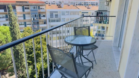Apartamento T2 para Arrendamento em Massamá e Monte Abraão