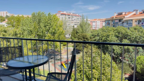 Apartamento T2 para Arrendamento em Massamá e Monte Abraão