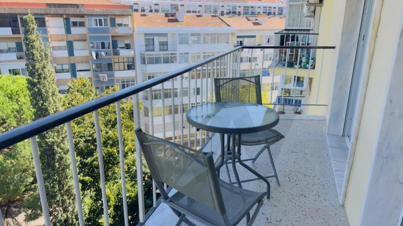 Apartamento T2 para Arrendamento em Massamá e Monte Abraão Foto 3