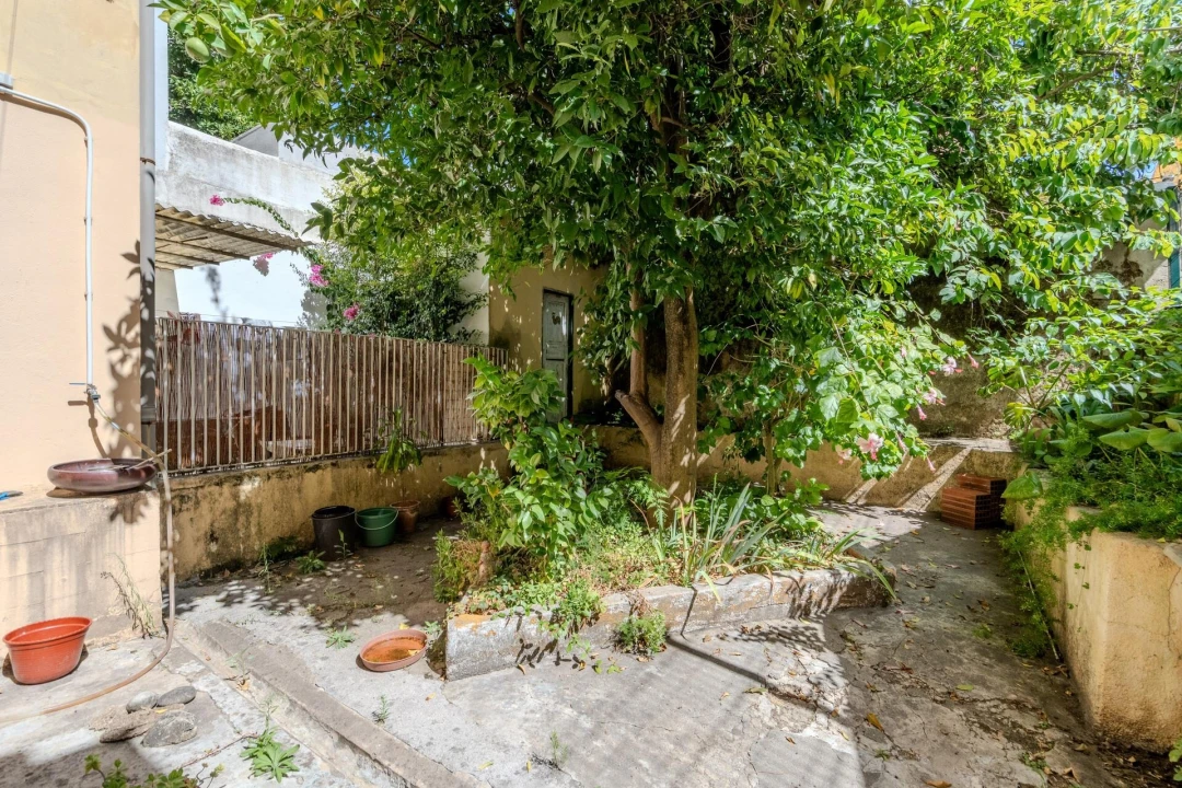 Apartamento T2 para Venda em Santo António Foto 28