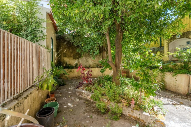 Apartamento T2 para Venda em Santo António Foto 29