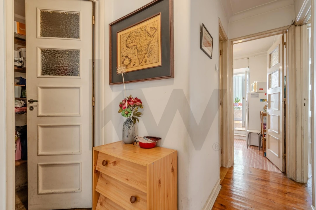 Apartamento T2 para Venda em Santo António Foto 6