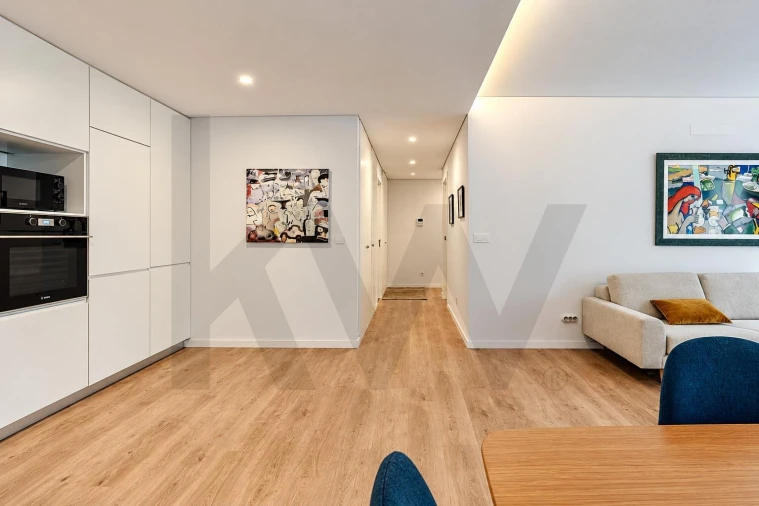 Apartamento T1 para Arrendamento em Santo António Foto 5