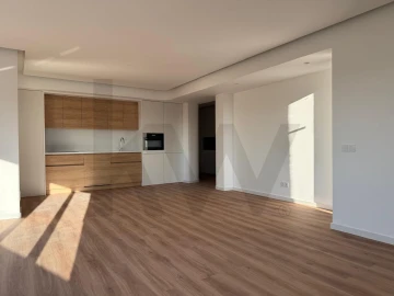 Apartamento T2 para Arrendamento em Carcavelos e Parede