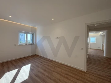 Apartamento T2 para Arrendamento em Carcavelos e Parede