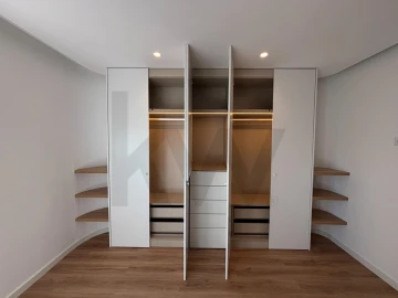 Apartamento T2 para Arrendamento em Carcavelos e Parede