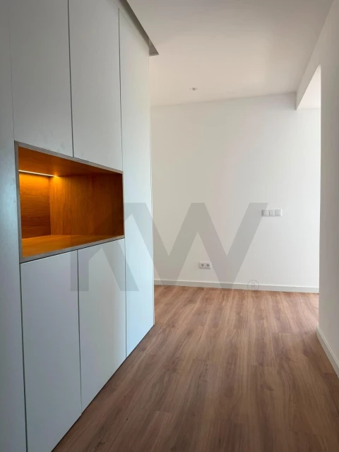Apartamento T2 para Arrendamento em Carcavelos e Parede