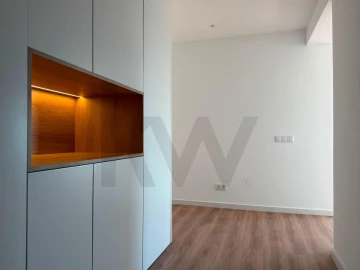 Apartamento T2 para Arrendamento em Carcavelos e Parede