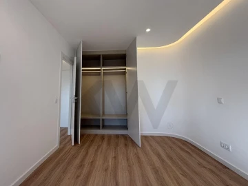 Apartamento T2 para Arrendamento em Carcavelos e Parede
