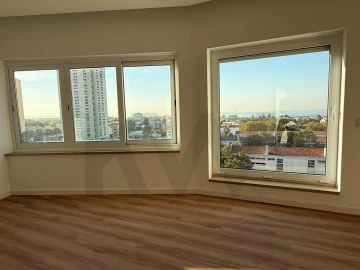 Apartamento T2 para Arrendamento em Carcavelos e Parede