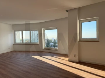 Apartamento T2 para Arrendamento em Carcavelos e Parede