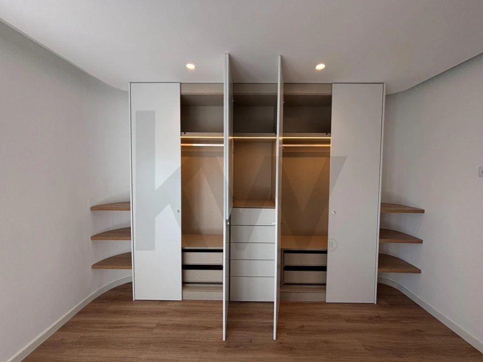 Apartamento T2 para Arrendamento em Carcavelos e Parede Foto 21