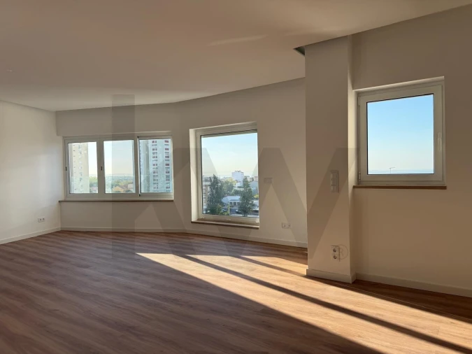 Apartamento T2 para Arrendamento em Carcavelos e Parede Foto 29