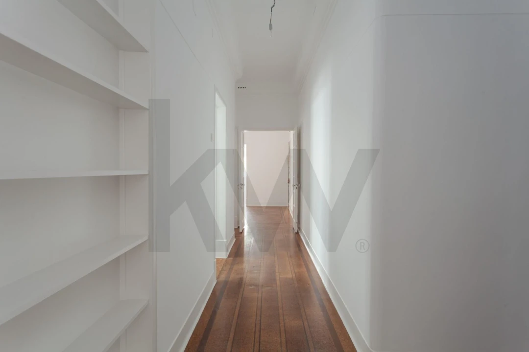 Apartamento T4 para Arrendamento em Santo António Foto 26