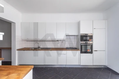Apartamento T4 para Arrendamento em Santo António