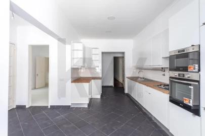 Apartamento T4 para Arrendamento em Santo António