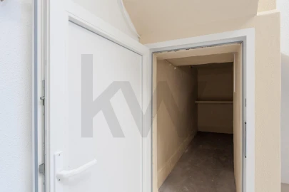 Apartamento T4 para Arrendamento em Santo António