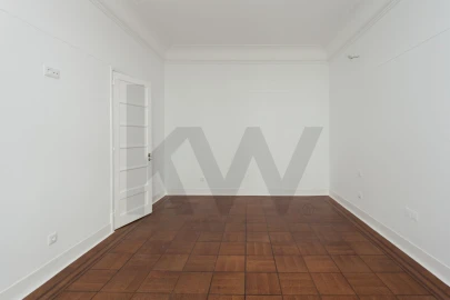 Apartamento T4 para Arrendamento em Santo António