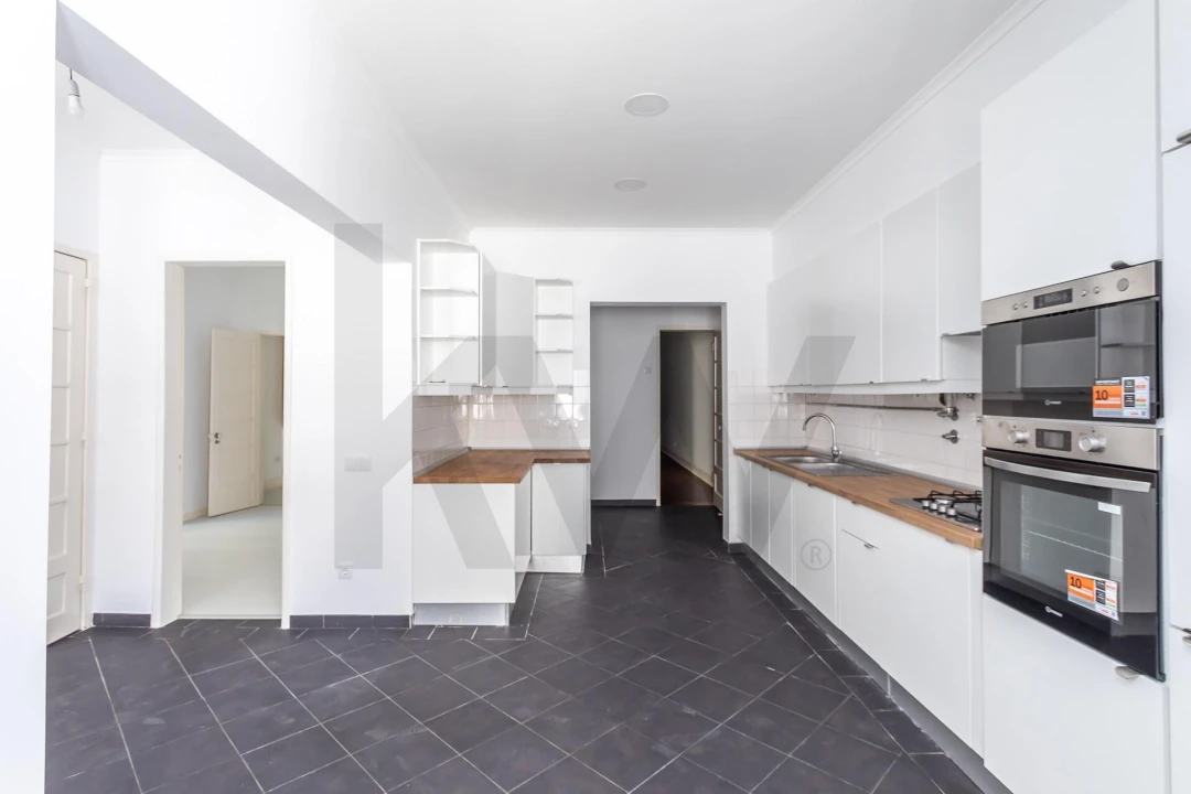 Apartamento T4 para Arrendamento em Santo António Foto 5