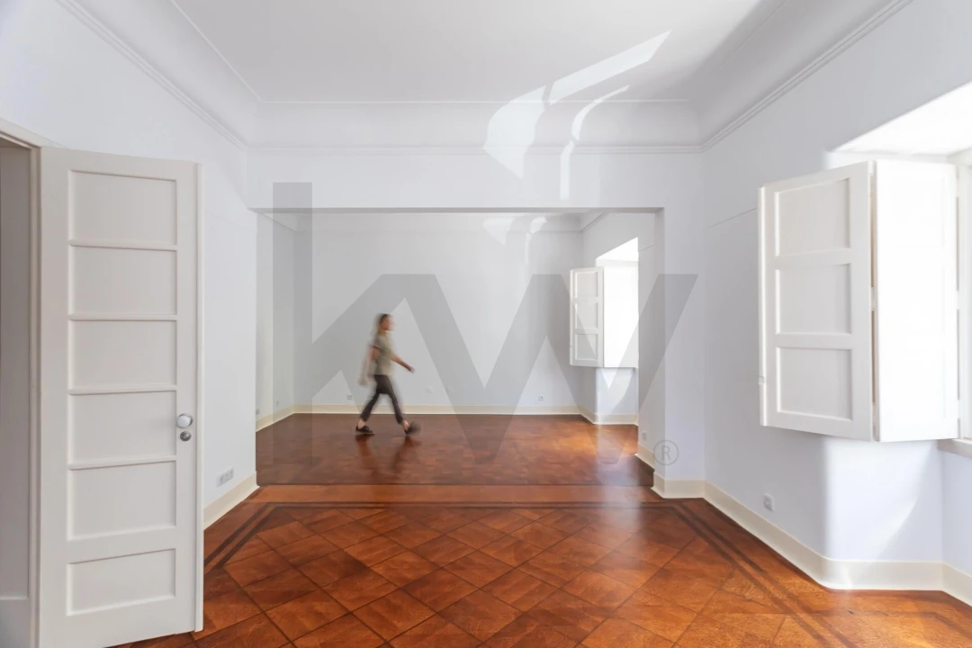 Apartamento T4 para Arrendamento em Santo António Foto 1