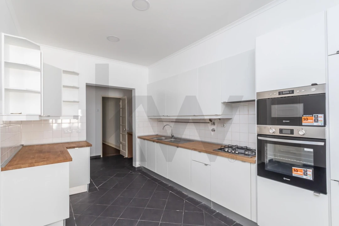Apartamento T4 para Arrendamento em Santo António Foto 8