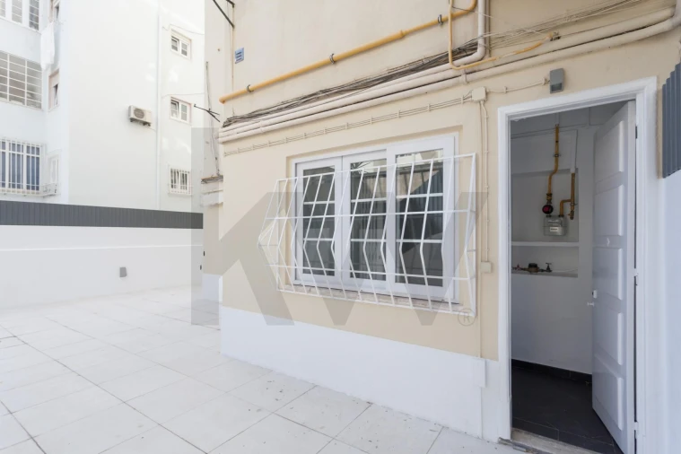 Apartamento T4 para Arrendamento em Santo António Foto 34