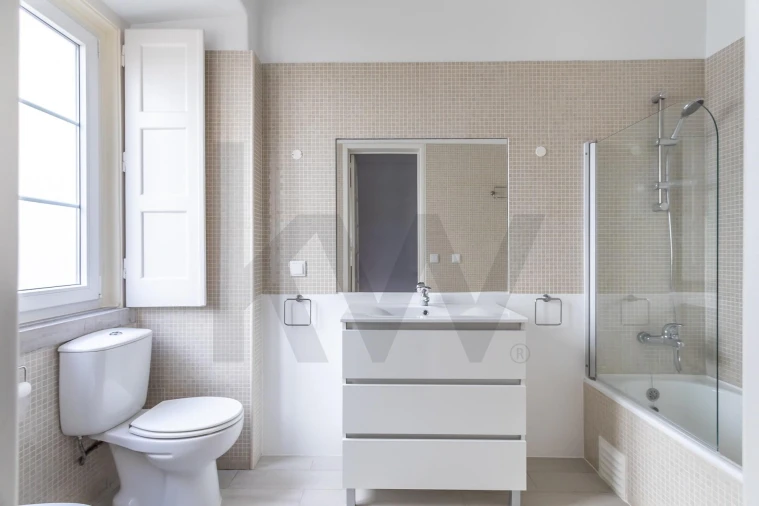 Apartamento T4 para Arrendamento em Santo António Foto 24