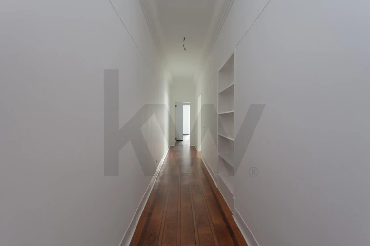 Apartamento T4 para Arrendamento em Santo António Foto 27