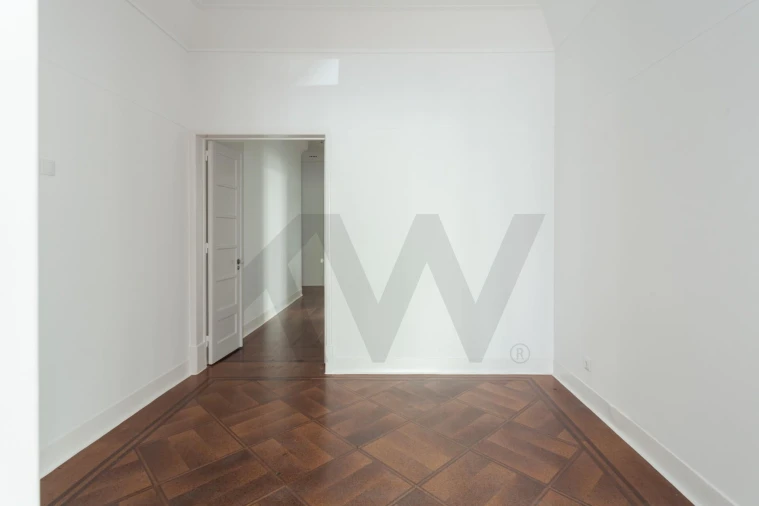 Apartamento T4 para Arrendamento em Santo António Foto 12