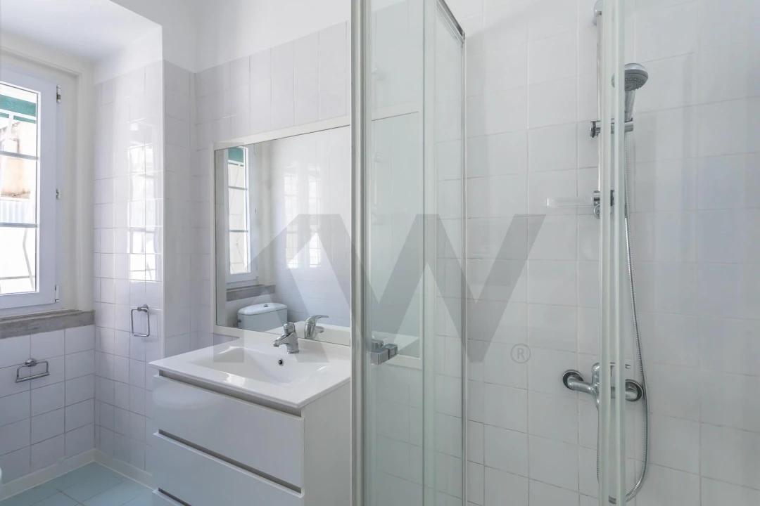 Apartamento T4 para Arrendamento em Santo António Foto 25