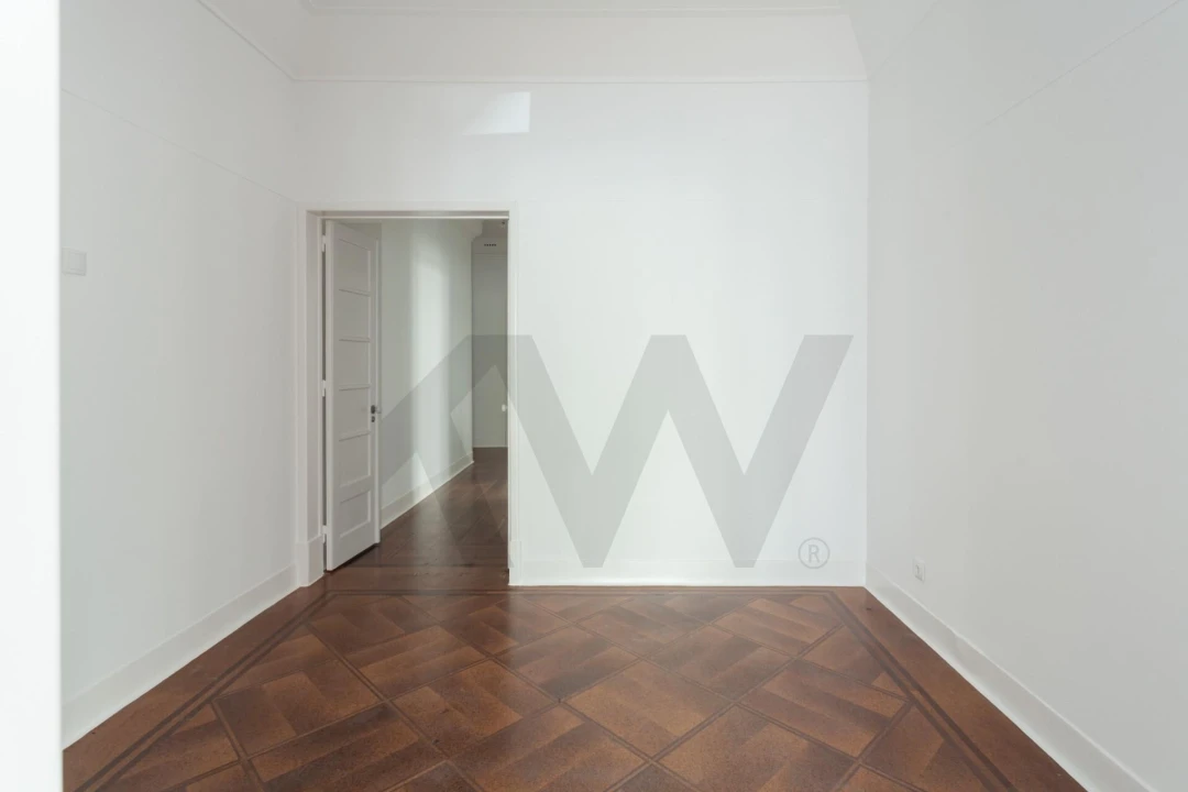 Apartamento T4 para Arrendamento em Santo António Foto 12