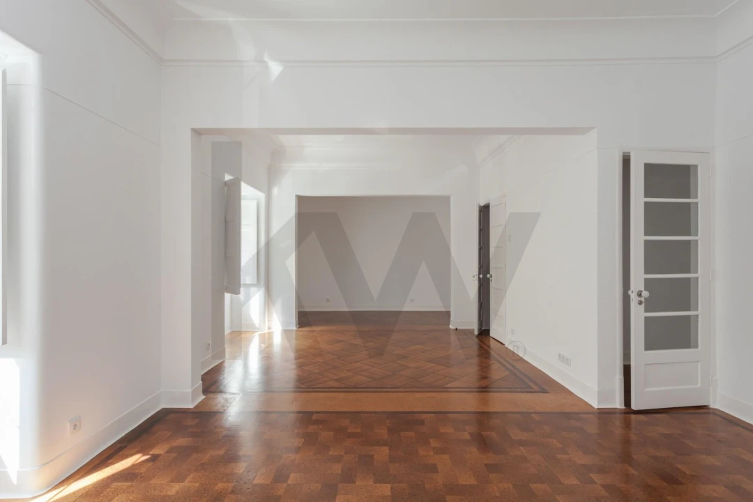 Apartamento T4 para Arrendamento em Santo António Foto 14